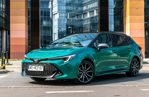 1756225 (a): :4000x2600